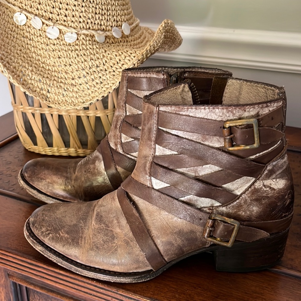 Incredible all leather Freebird By Steven leather boots. Sz 7.